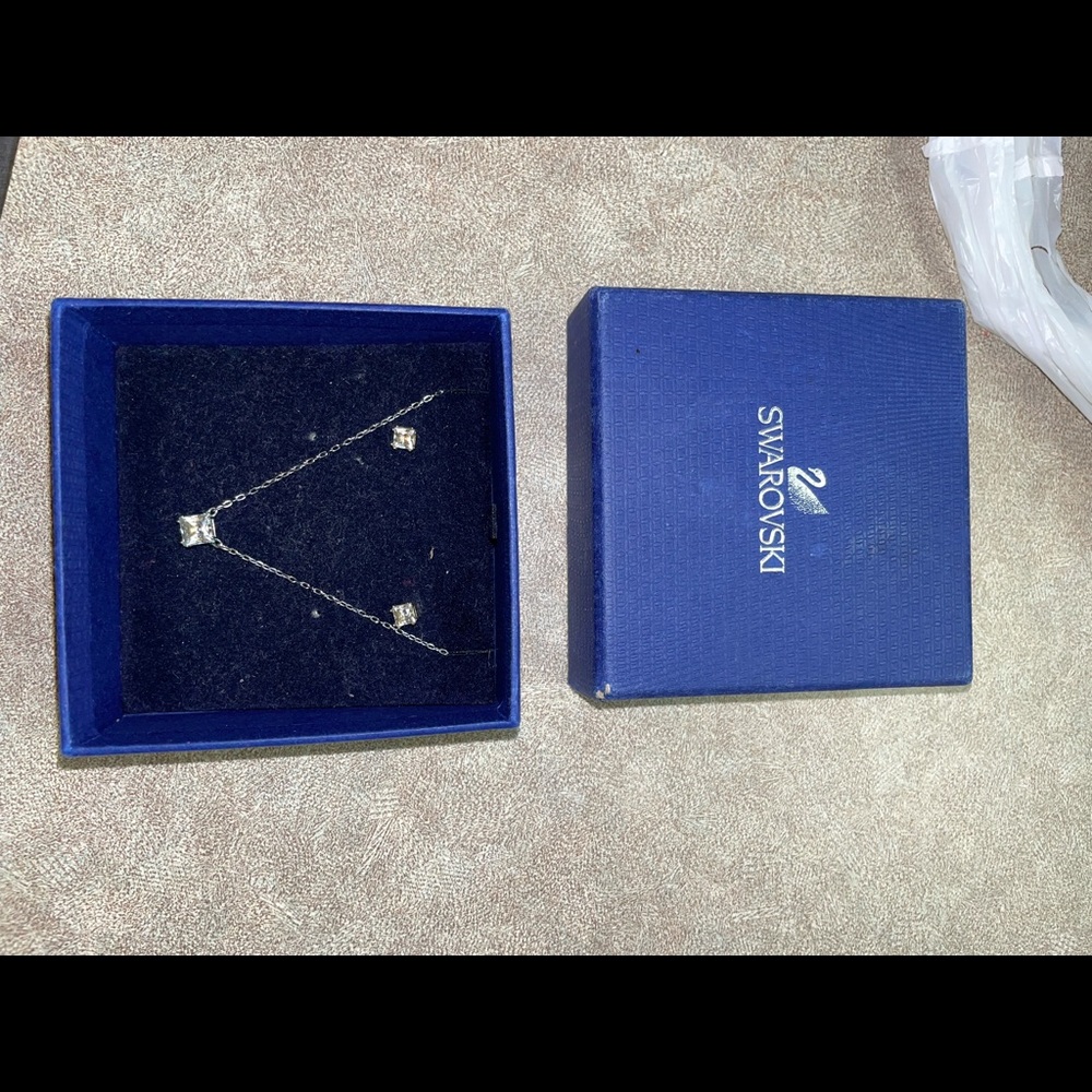 Swarovski matching necklace and earring set
